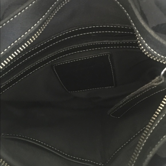 Classic Coach signature handbag - Picture 2 of 2